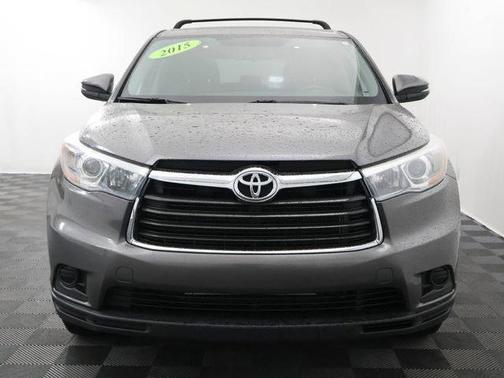 Predawn Gray Mica 2015 Toyota Highlander LE