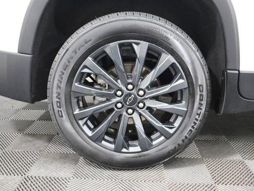 Summit White 2023 Chevrolet Traverse RS
