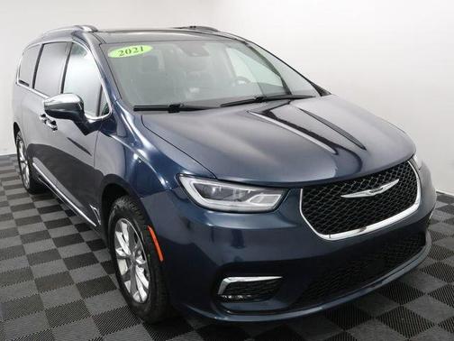 Fathom Blue Pearlcoat 2021 Chrysler Pacifica Limited