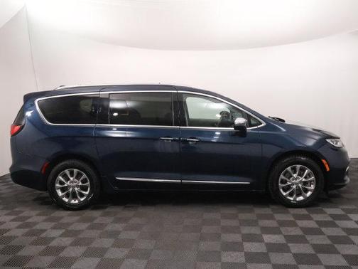 Fathom Blue Pearlcoat 2021 Chrysler Pacifica Limited