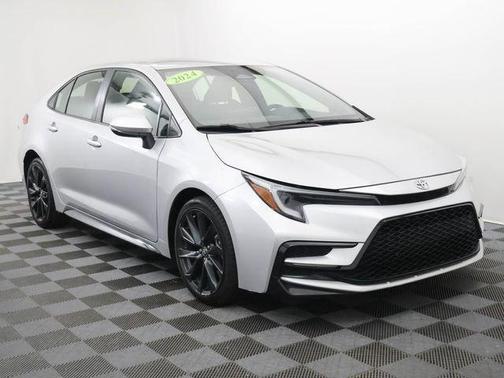 Classic Silver Metallic 2024 Toyota Corolla SE