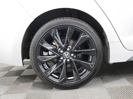 Classic Silver Metallic 2024 Toyota Corolla SE