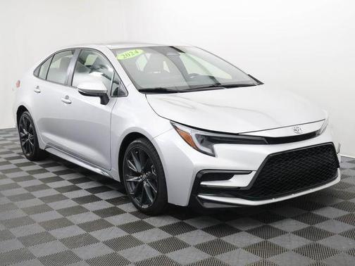 Classic Silver Metallic 2024 Toyota Corolla SE