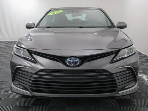 2022 Toyota Camry Hybrid LE