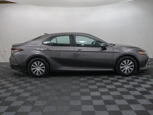 2022 Toyota Camry Hybrid LE