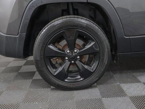 2017 Jeep Cherokee Sport