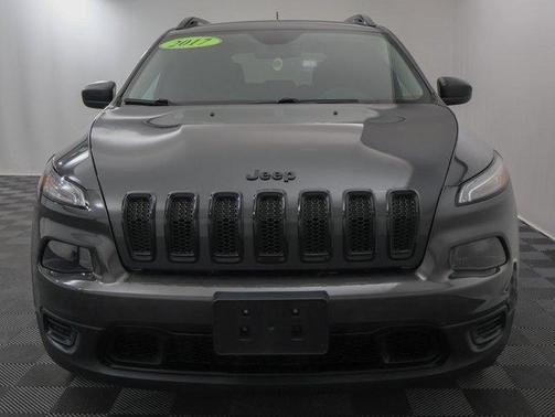 2017 Jeep Cherokee Sport