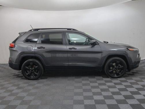 2017 Jeep Cherokee Sport