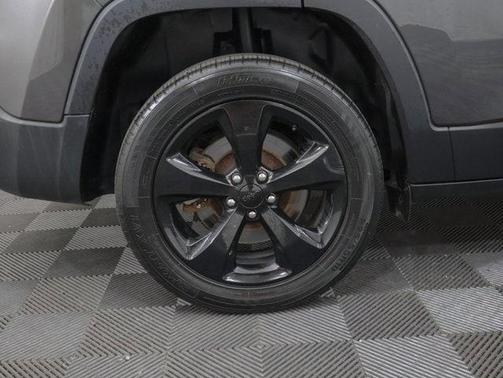 2017 Jeep Cherokee Sport