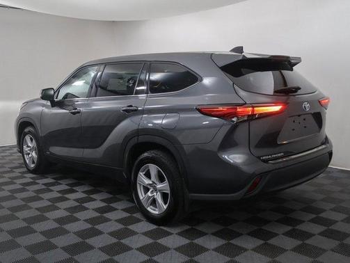 2022 Toyota Highlander Hybrid LE