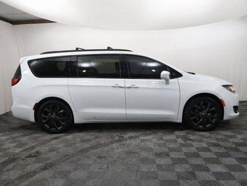 2019 Chrysler Pacifica Touring Plus