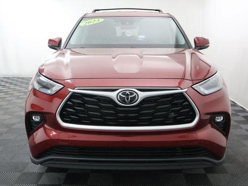 2023 Toyota Highlander LE