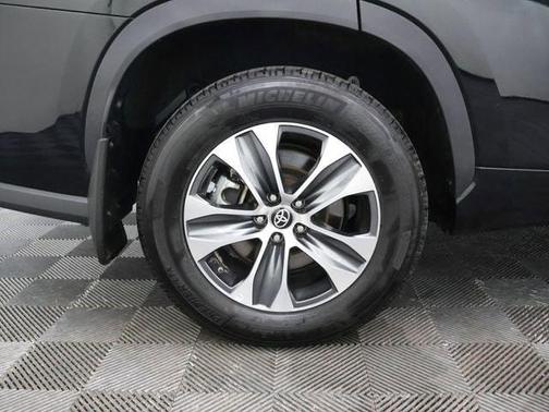 Midnight Black 2025 Toyota Highlander XLE