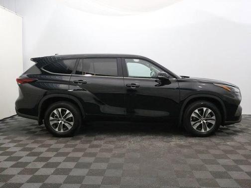 Midnight Black 2025 Toyota Highlander XLE