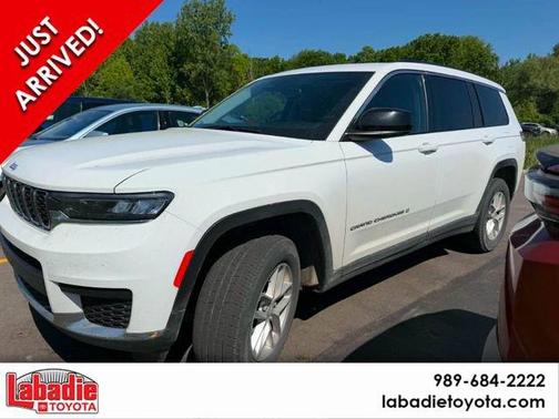 Bright White 2022 Jeep Grand Cherokee L Laredo