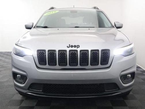 Silver 2019 Jeep Cherokee Latitude Plus