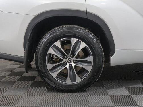 2024 Toyota Highlander 