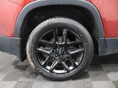 Red 2021 Chevrolet Traverse LT Cloth