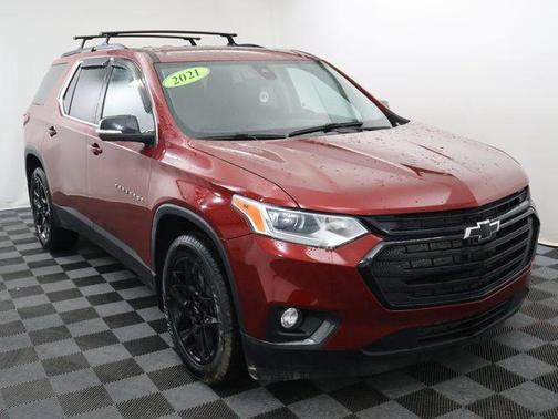 Red 2021 Chevrolet Traverse LT Cloth