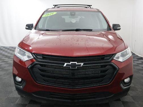Red 2021 Chevrolet Traverse LT Cloth