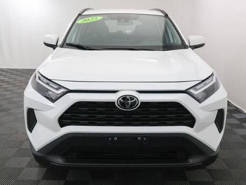 Ice 2025 Toyota RAV4 XLE