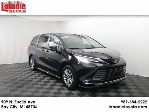 Midnight Black 2022 Toyota Sienna Limited