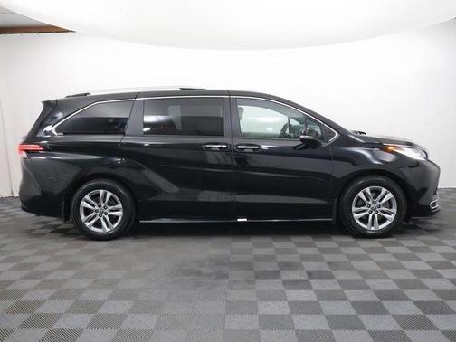 Midnight Black 2022 Toyota Sienna Limited