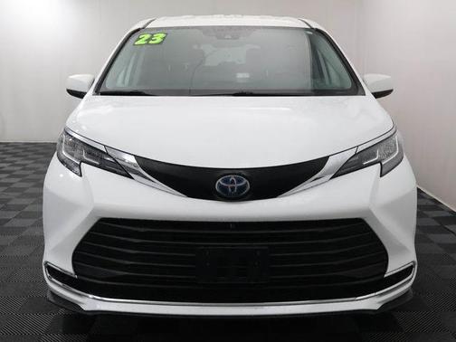 Ice 2023 Toyota Sienna LE