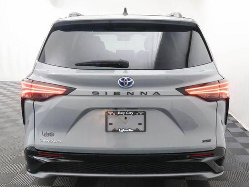 Cement 2025 Toyota Sienna XSE