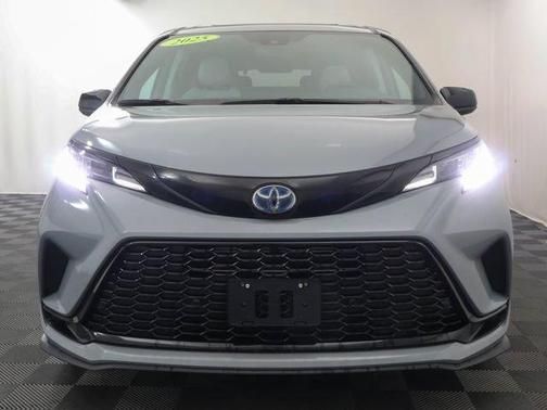 Cement 2025 Toyota Sienna XSE