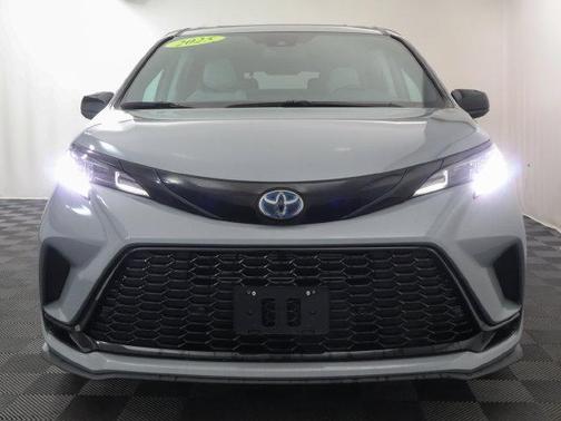 Cement 2025 Toyota Sienna XSE