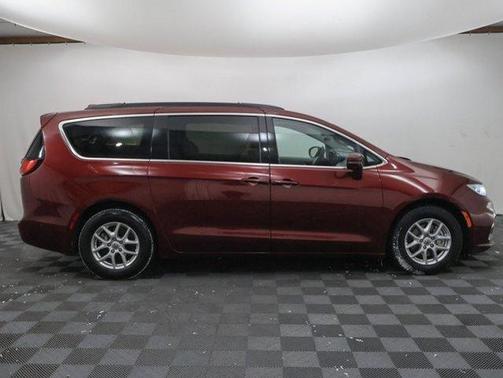 2022 Chrysler Pacifica Touring-L