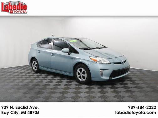 Pearl 2015 Toyota Prius Three
