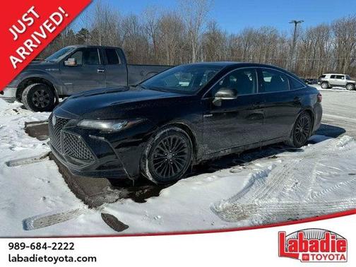2020 Toyota Avalon Hybrid XSE