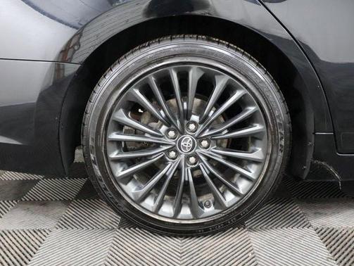 2020 Toyota Avalon Hybrid XSE