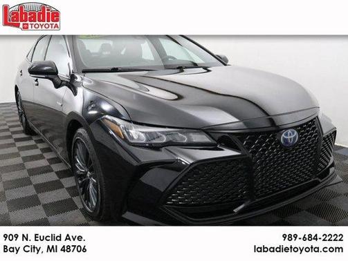 2020 Toyota Avalon Hybrid XSE