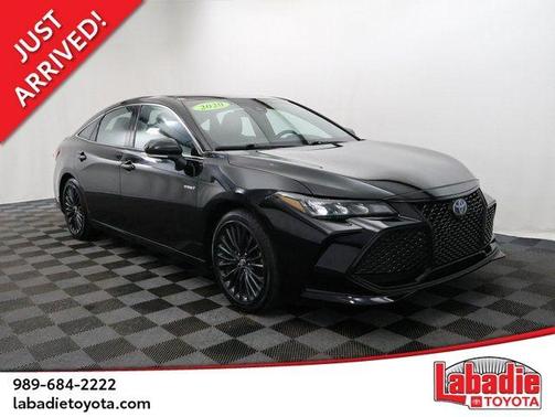 2020 Toyota Avalon Hybrid XSE