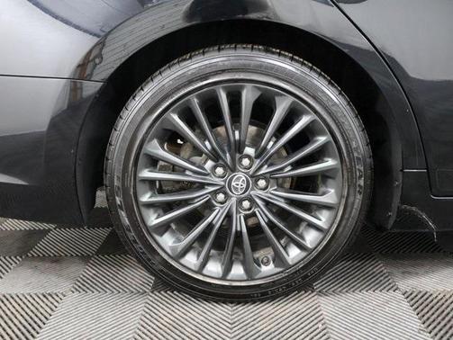 2020 Toyota Avalon Hybrid XSE