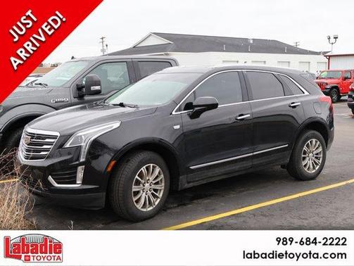 Black 2017 Cadillac XT5 Luxury