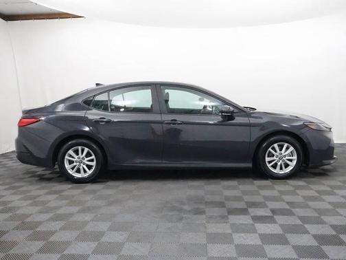 UNDERGROUND 2025 Toyota Camry LE