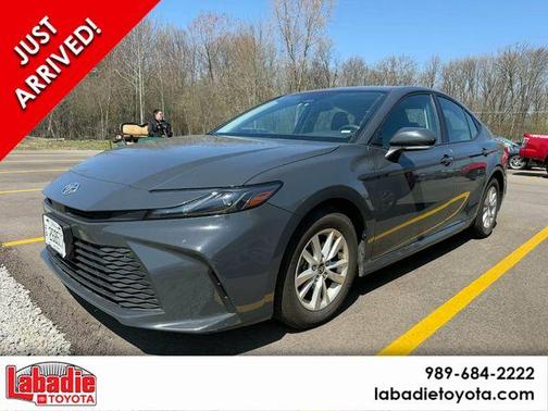 UNDERGROUND 2025 Toyota Camry LE