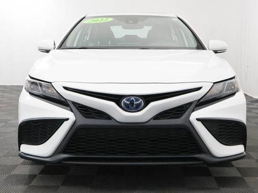 White 2022 Toyota Camry Hybrid SE