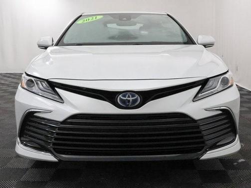 2021 Toyota Camry Hybrid XLE