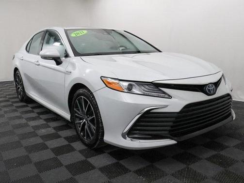 2021 Toyota Camry Hybrid XLE