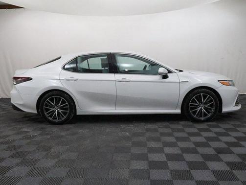2021 Toyota Camry Hybrid XLE