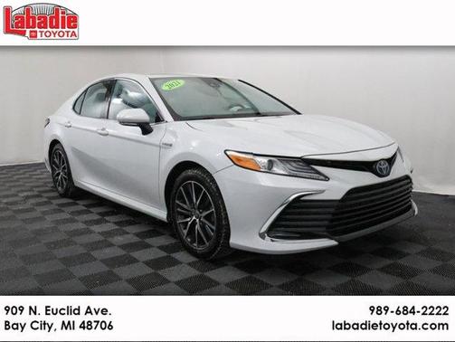2021 Toyota Camry Hybrid XLE