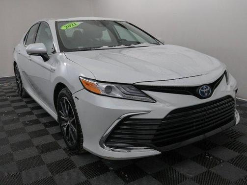 2021 Toyota Camry Hybrid XLE