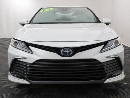 2021 Toyota Camry Hybrid XLE
