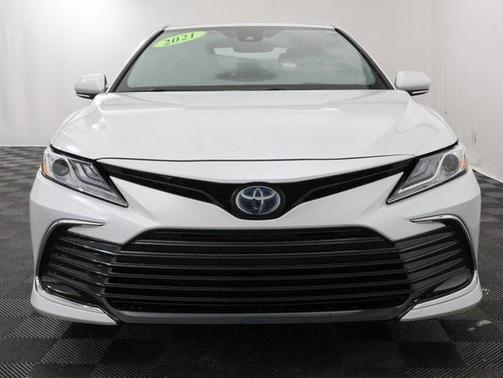 2021 Toyota Camry Hybrid XLE