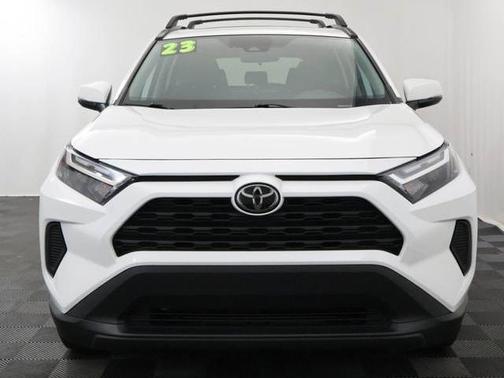 Ice 2023 Toyota RAV4 XLE